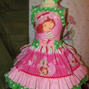 Strawberry Shortcake Baby Girl Vintage fabric Dress and Bow Size 3t